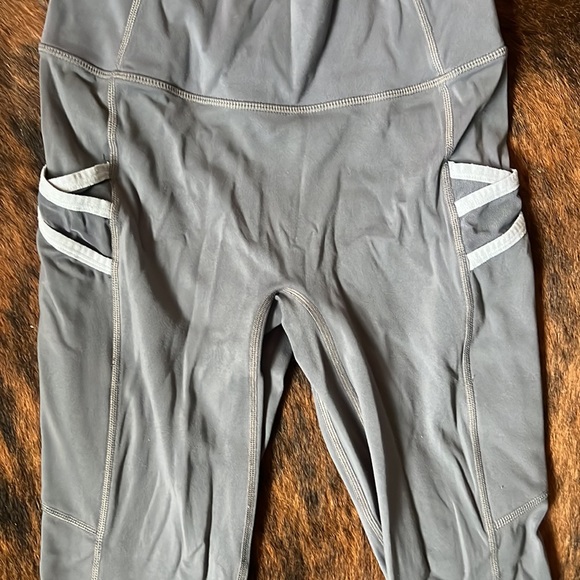 Womens Fabletics leggings - Picture 3 of 4